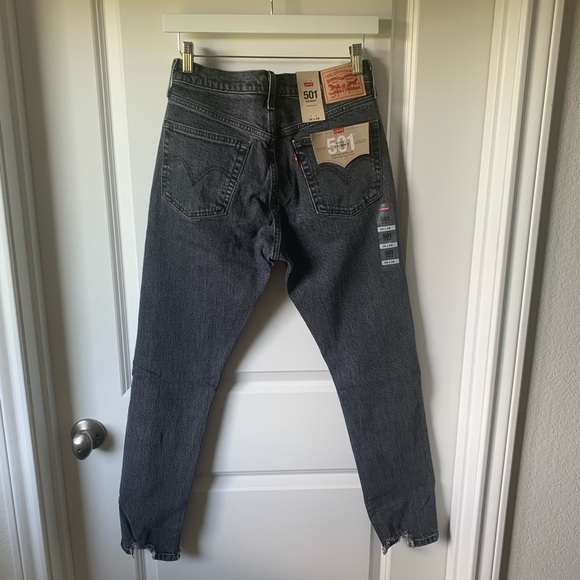 Leviโs 501 high rise skinny jean in faded black - Picture 10 of 16